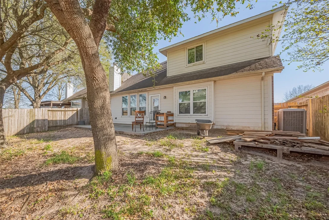 Photo of 2202 Highland Crossing Drive
