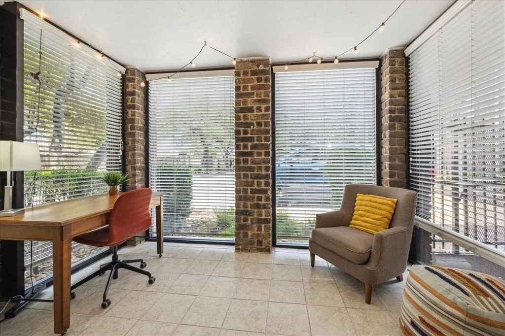 Photo of Unit 17 at 7575 Katy Freeway