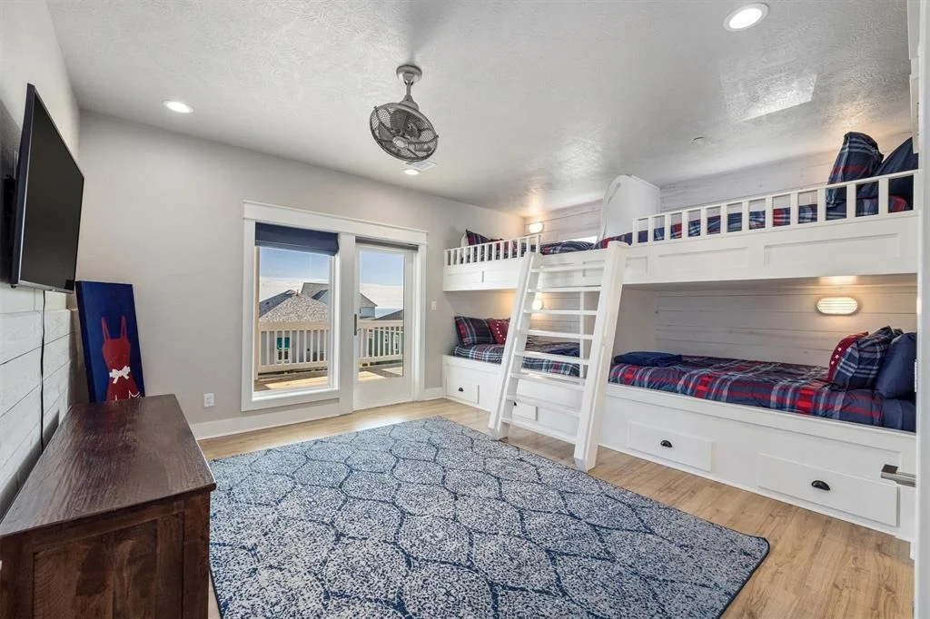 Photo of 2629 Whitecap
