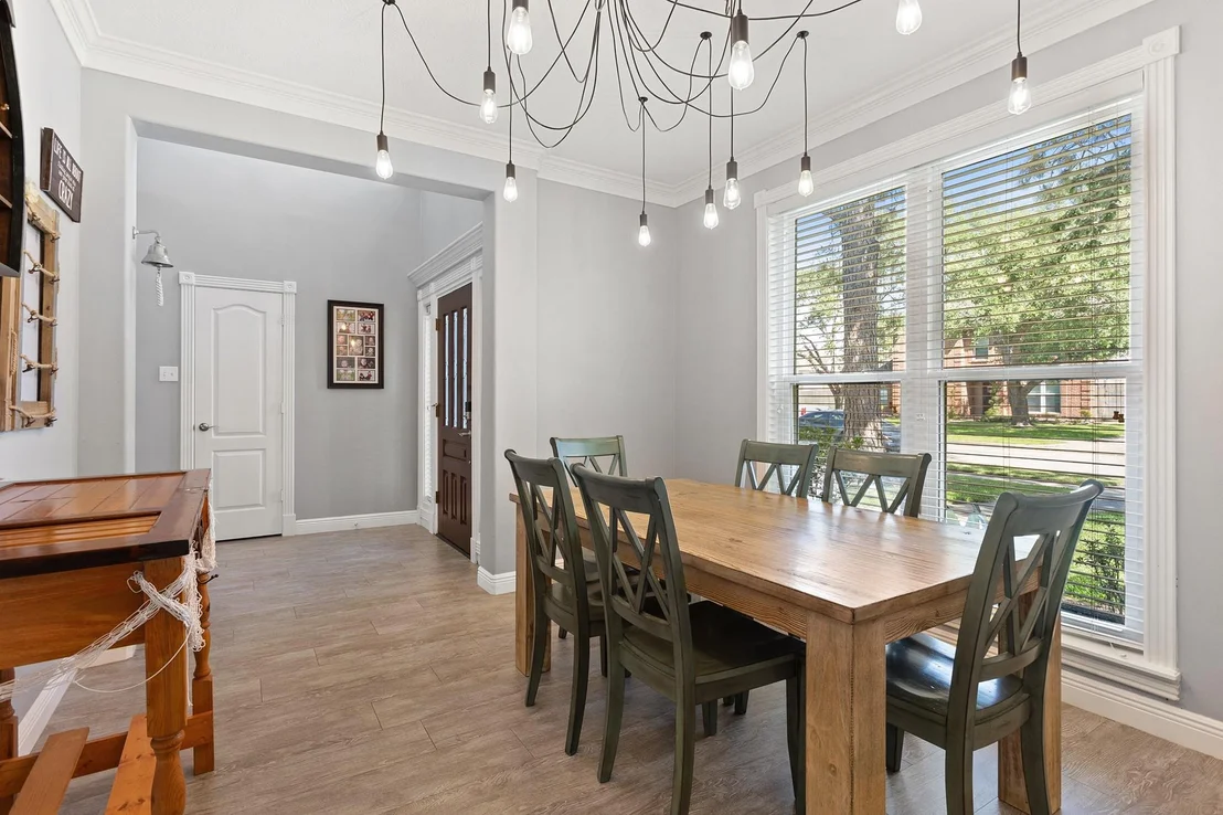 Photo of 402 Windsor Drive