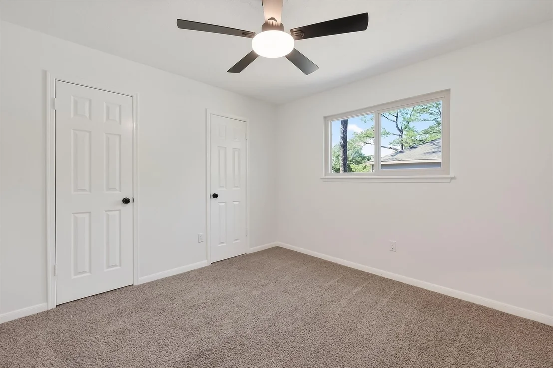 Photo of 13202 Lakecrest Drive