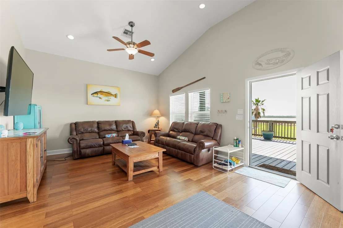 Photo of 742 Bay Drive