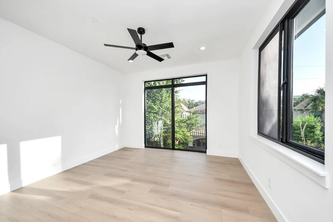 Photo of 4708 Laurel Street