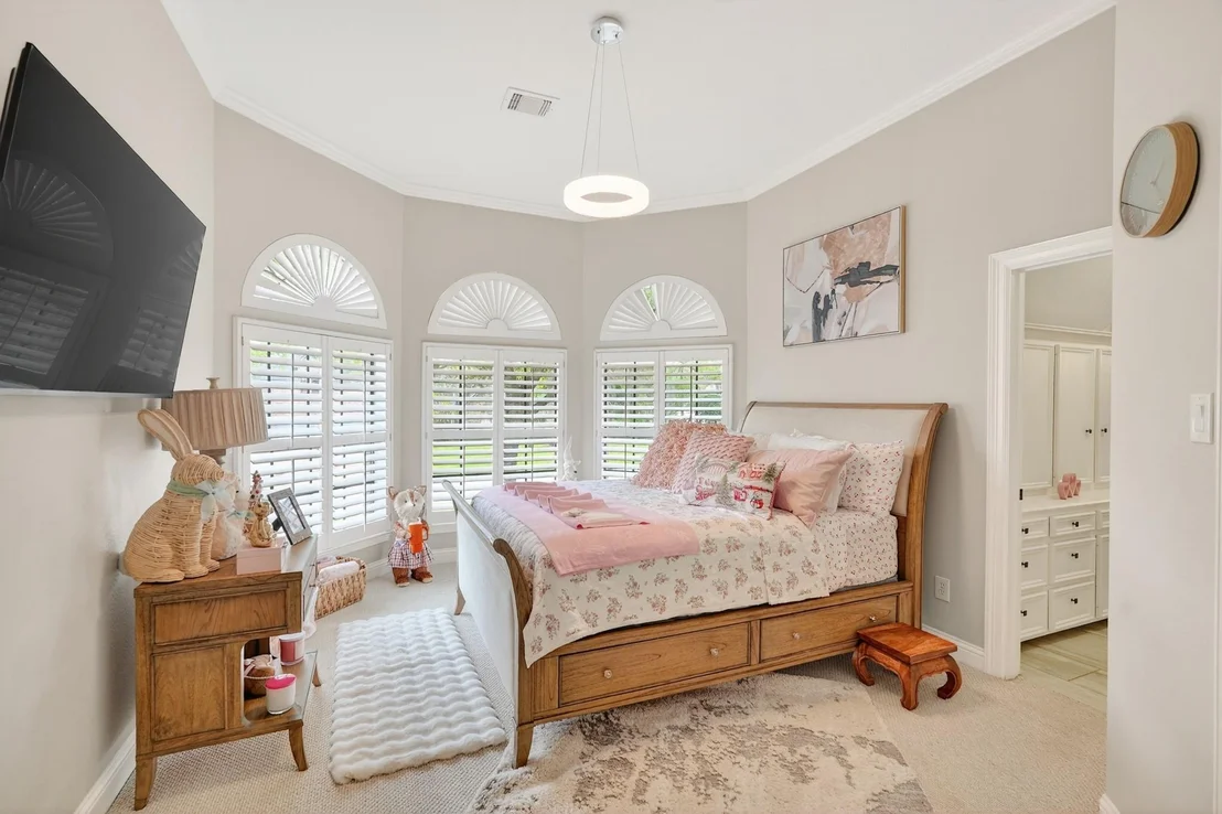 Photo of 24710 Creekview Drive