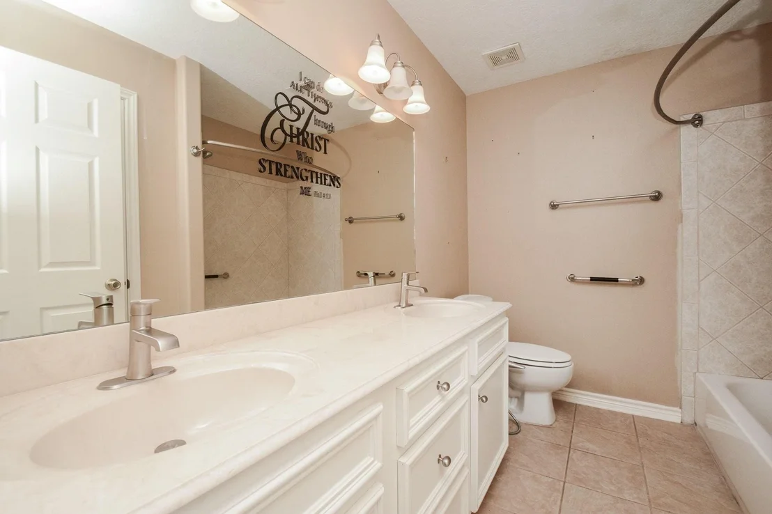 Photo of 547 Sandra Court