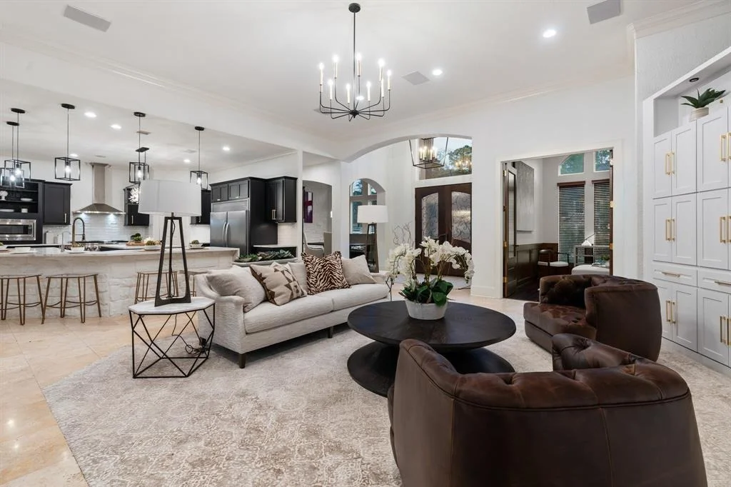 Photo of 337 W Pines Drive