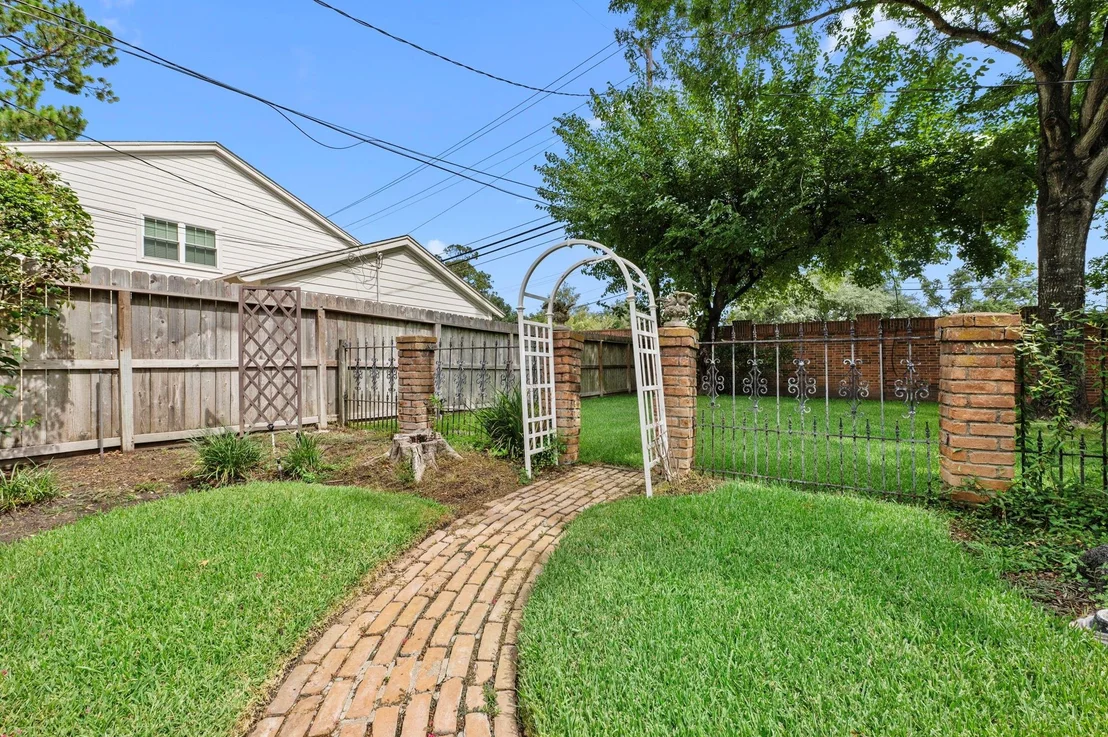Photo of 14302 Apple Tree Road