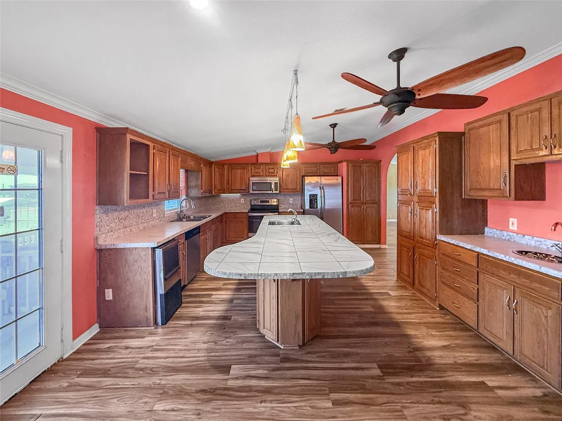 Photo of 1152 Van Sant