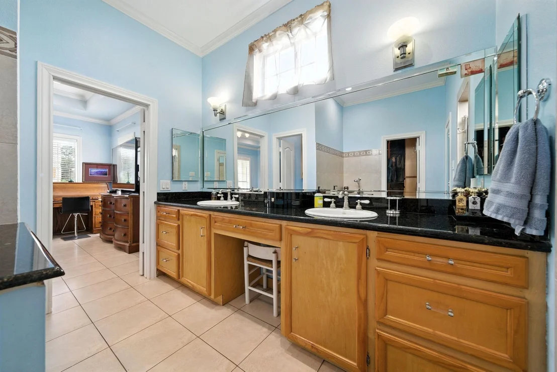 Photo of 15402 Long Road
