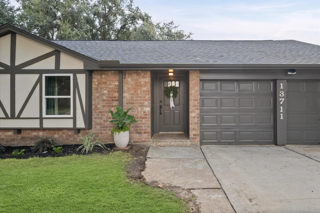 Photo of 13711 Cologne Drive