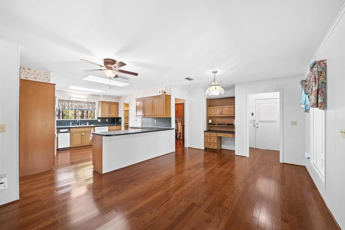 Photo of 1204 Live Oak Lane