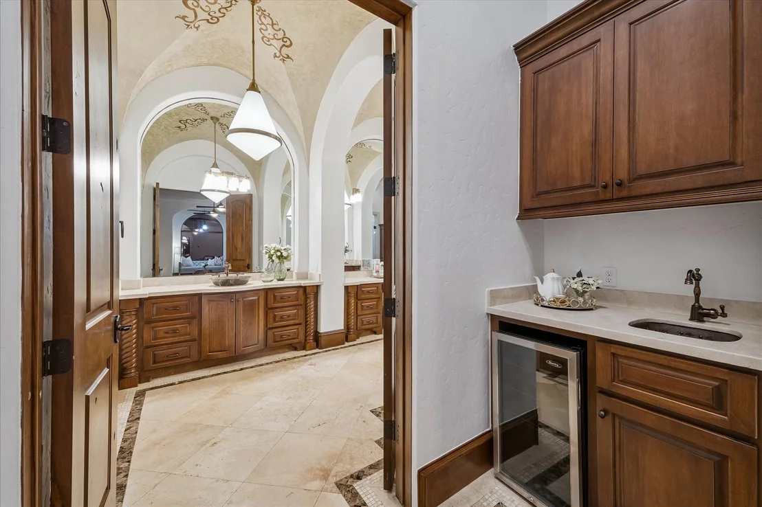 Photo of 6 N Fazio Way