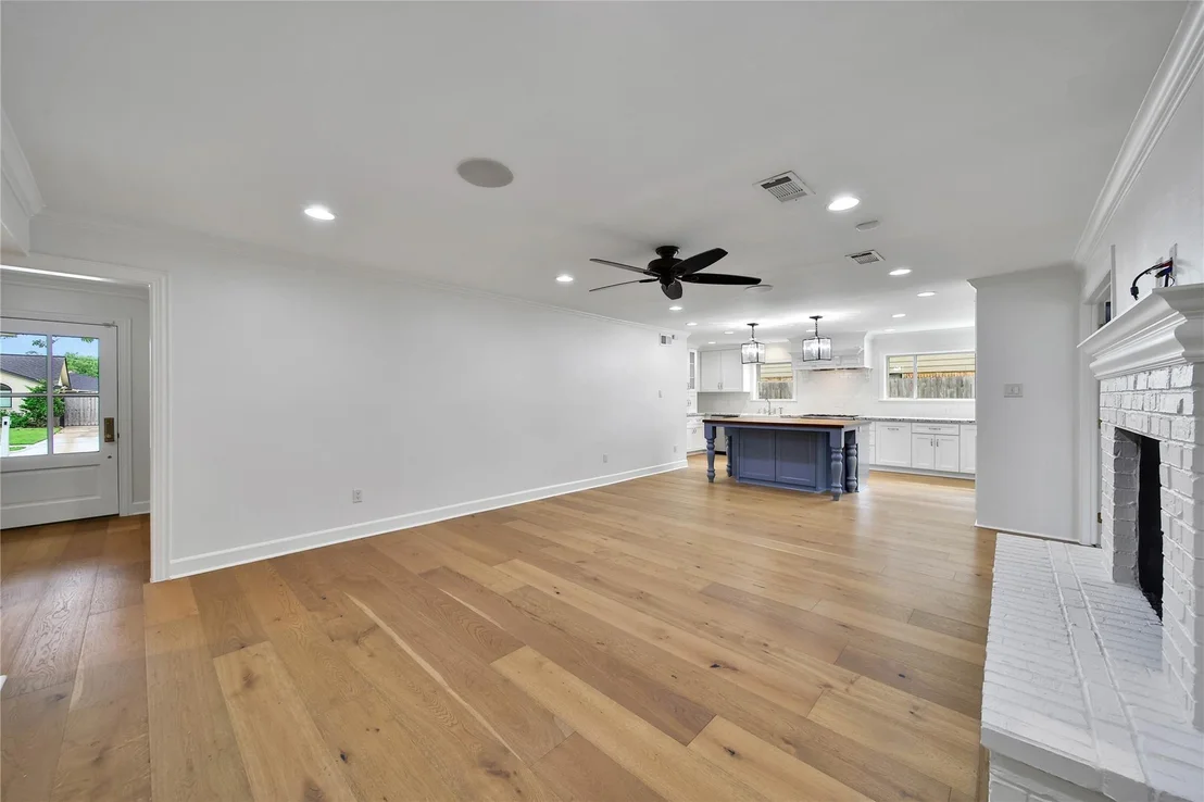 Photo of 1034 Thornton Road