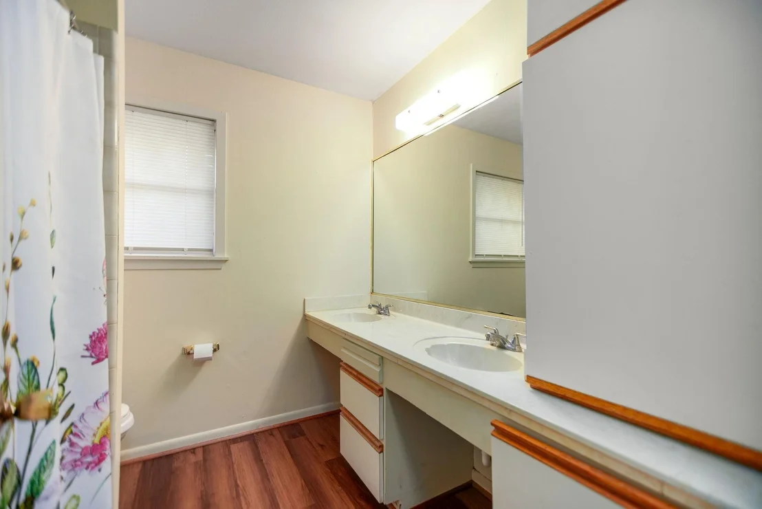 Photo of 1106 Brookhollow Drive