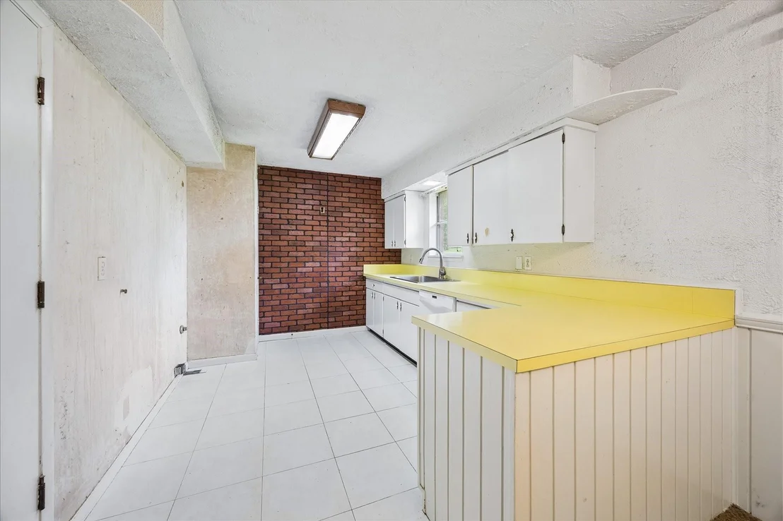 Photo of 5818 Effingham Drive