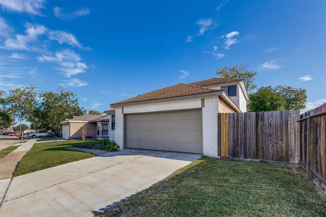 Photo of 3427 Benfield Drive