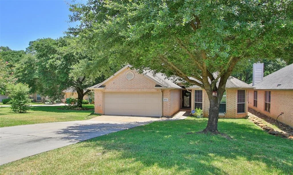 Photo of 10554 Parkside Drive