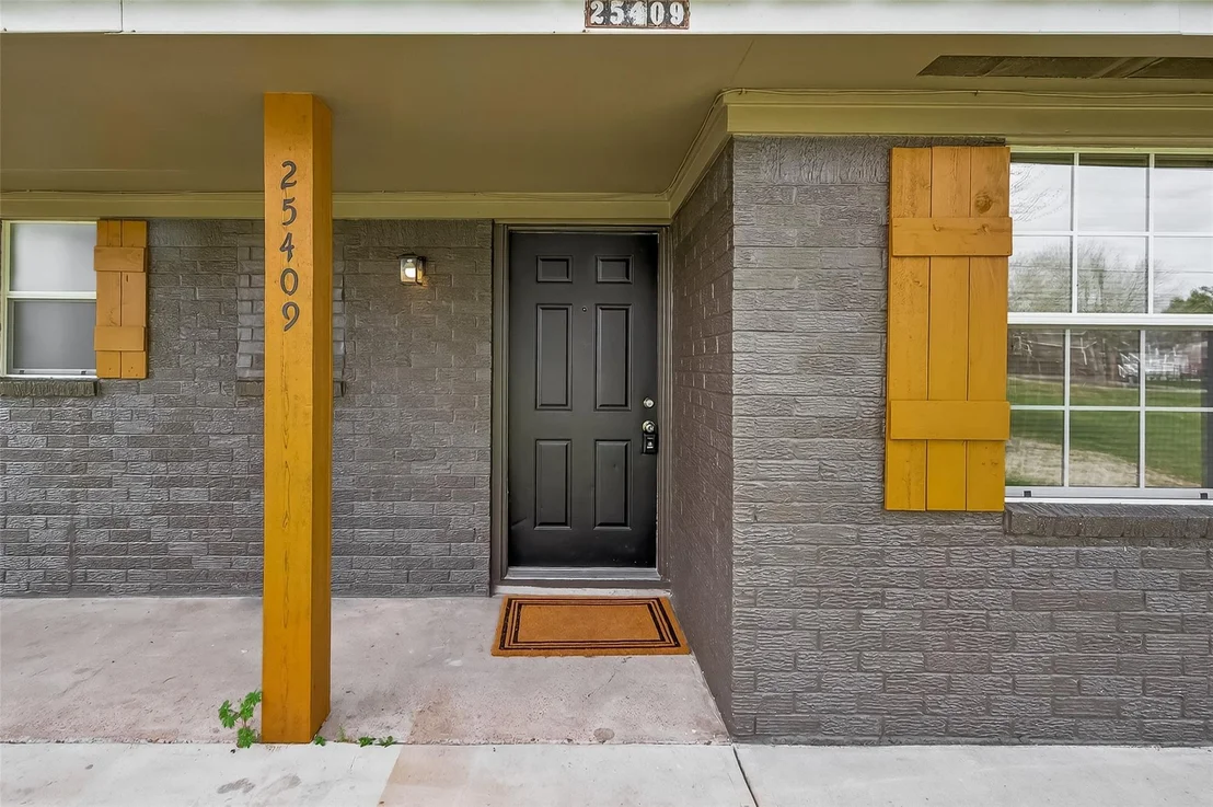 Photo of 25409 Pebble Drive