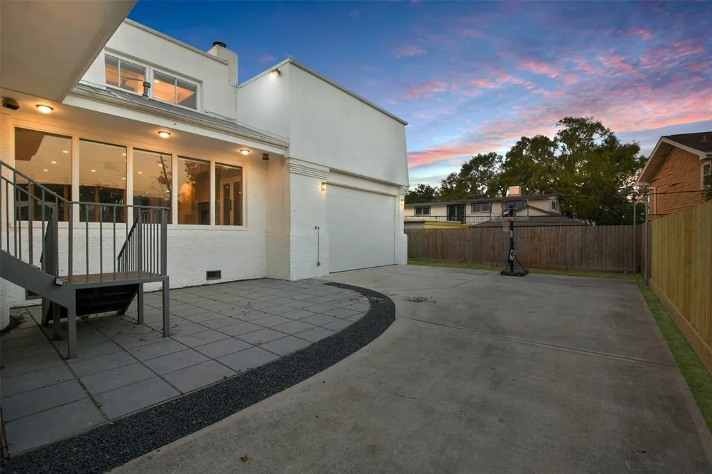 Photo of 5110 Contour Place