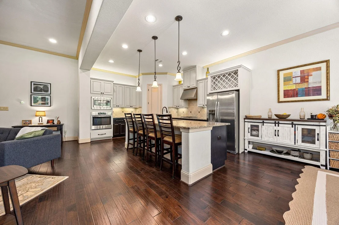 Photo of 10 Cottage Glen Lane