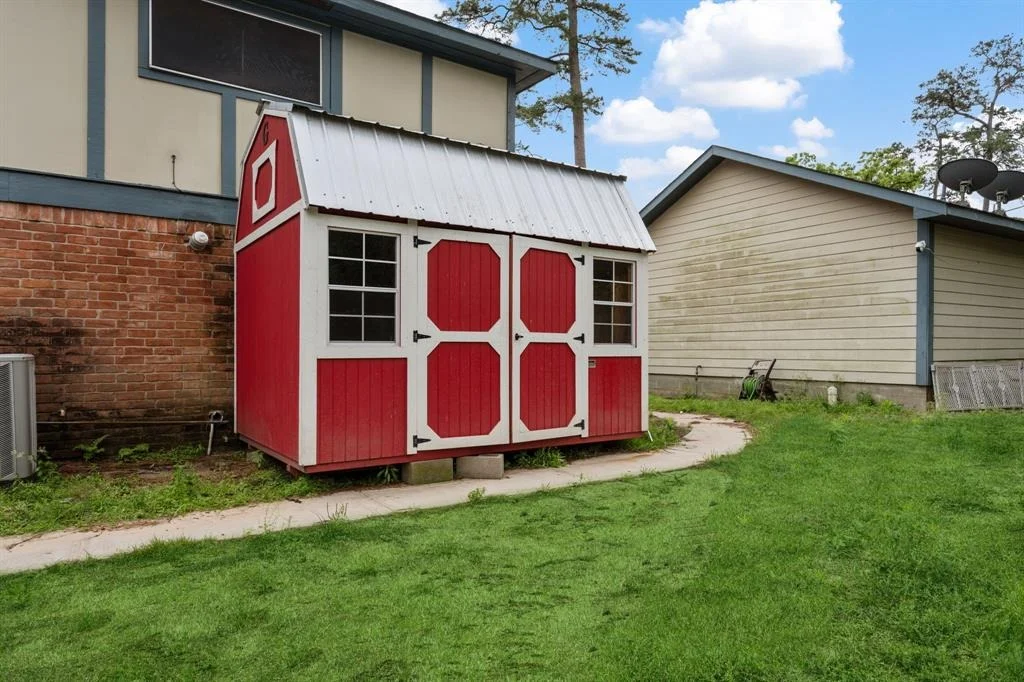 Photo of 300 Shady Glen Lane
