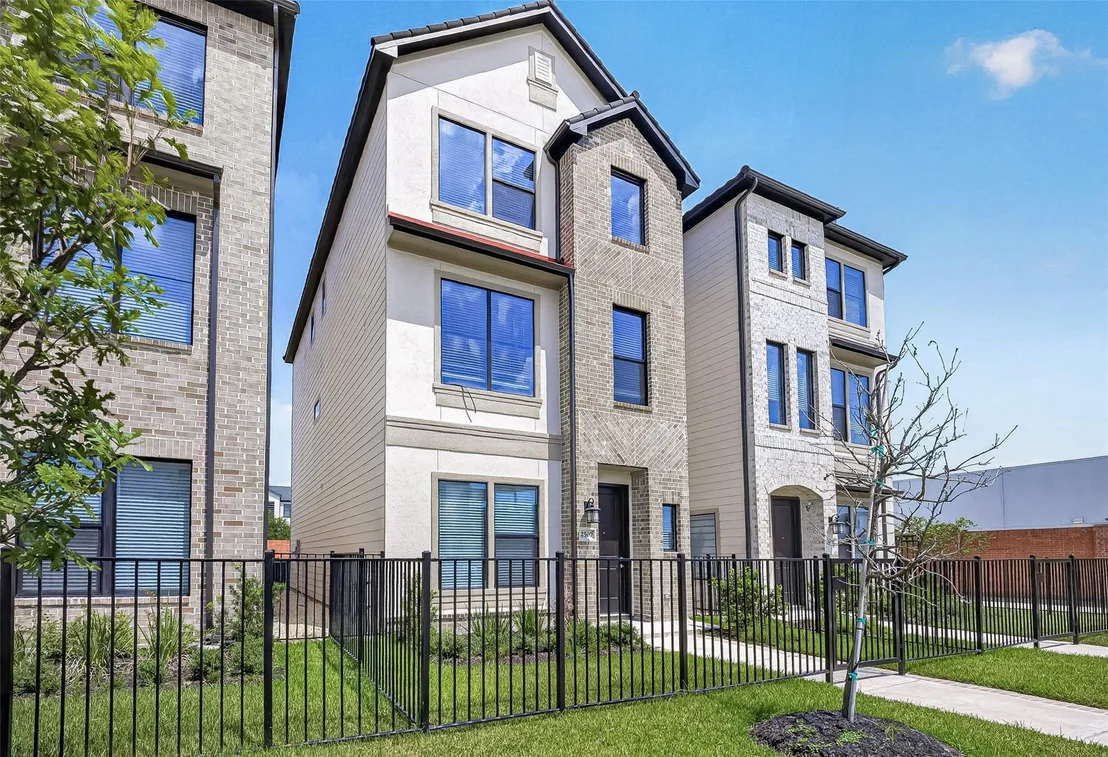 Photo of 2507 Grey Willow Trail