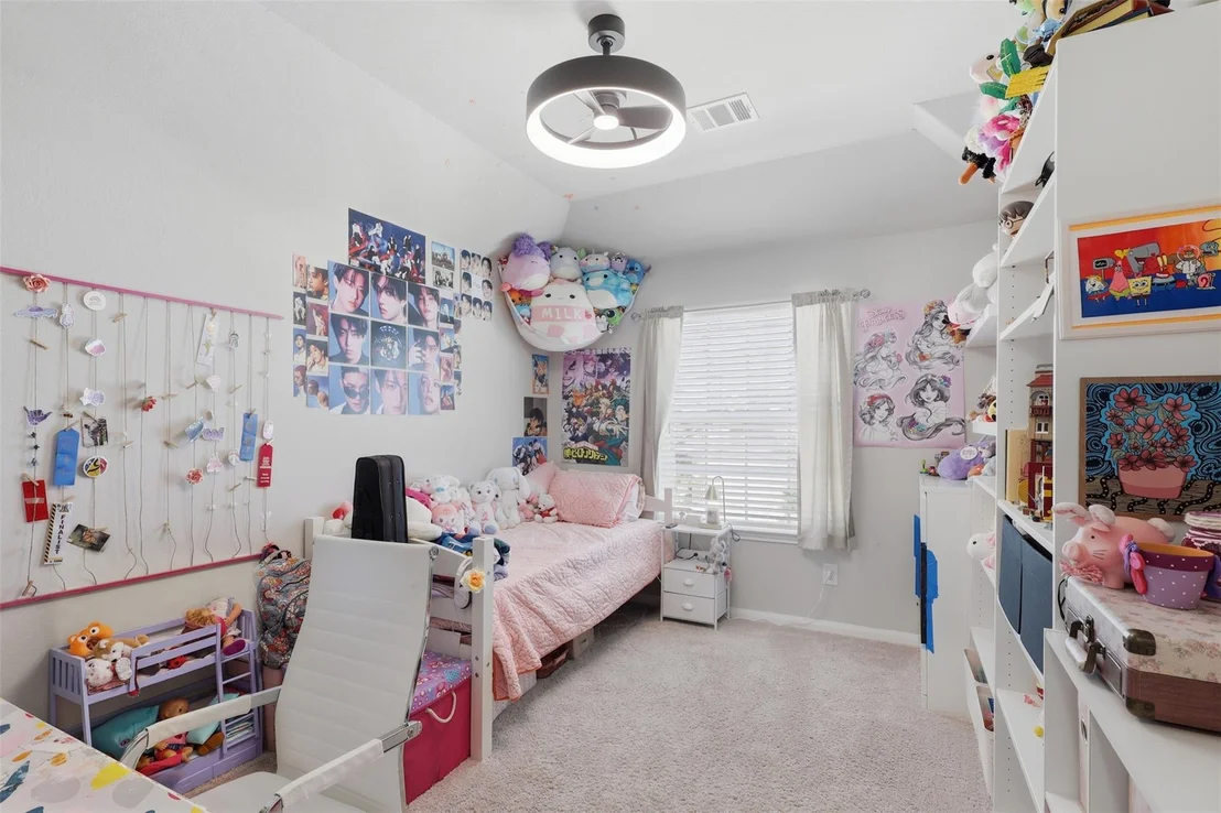 Photo of 17622 Holroyd Road