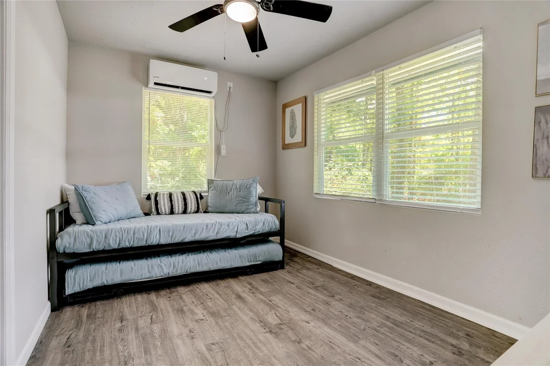 Photo of 261 Commodore Drive