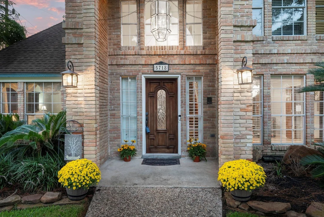 Photo of 5718 Glenmere Lane