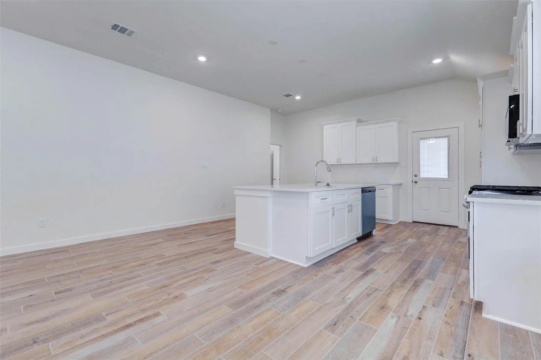 Photo of 6467 Escondido Drive
