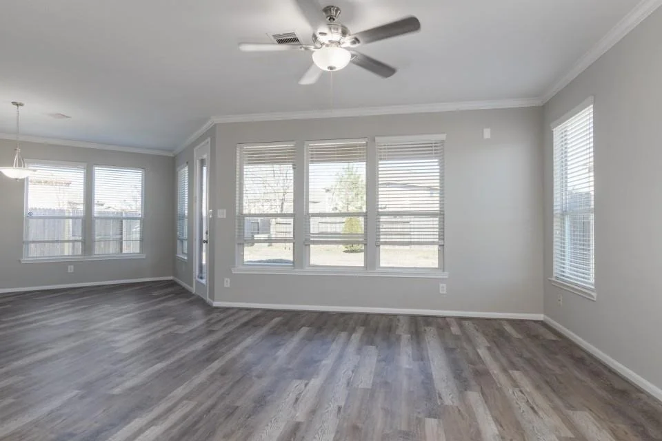 Photo of 18634 White Barnwood