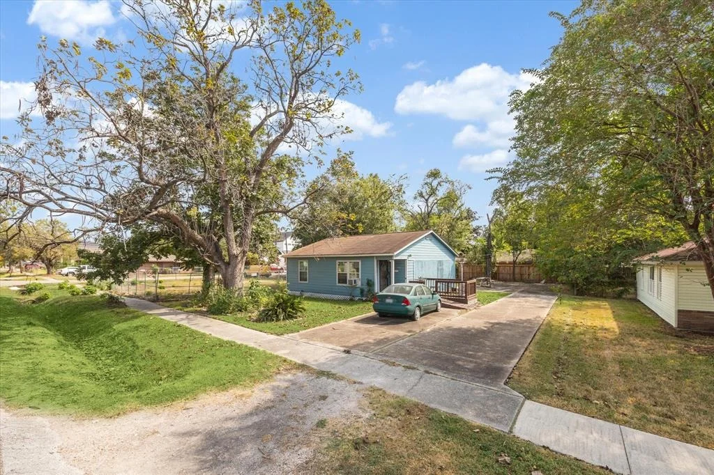 Photo of 526 Barkley Street