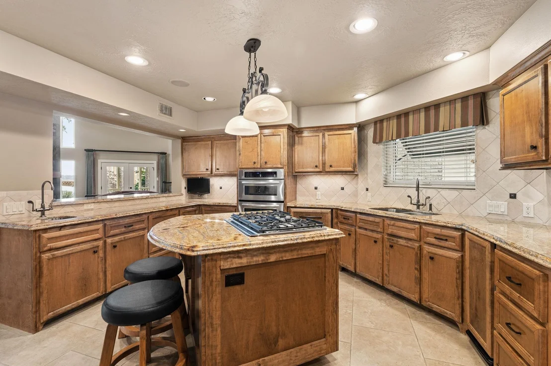 Photo of 130 Lakeside Drive