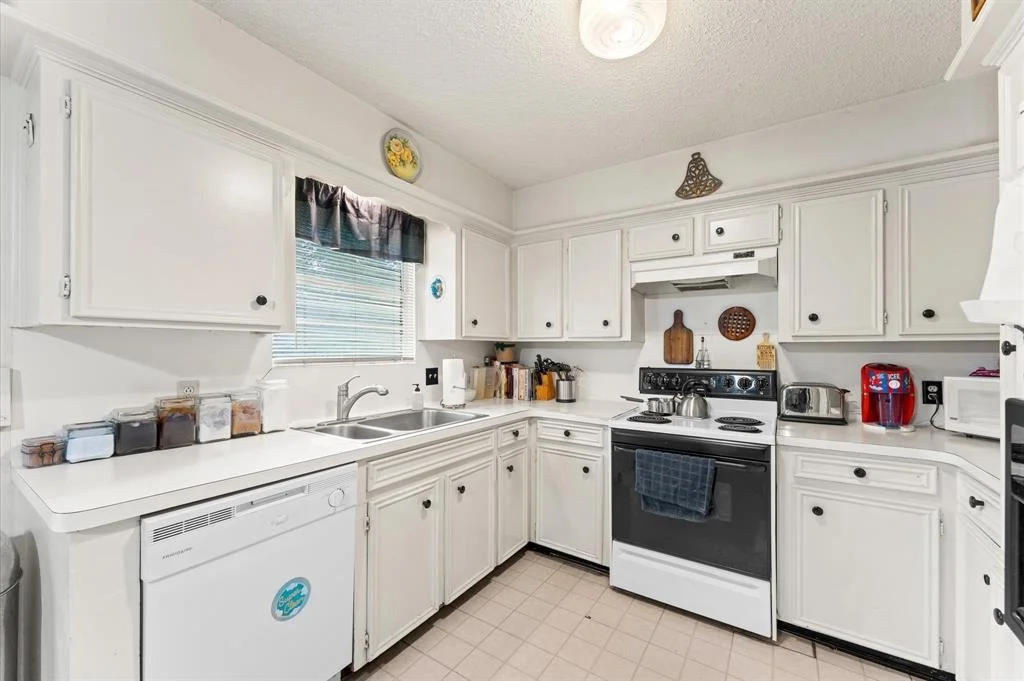 Photo of 17907 Wild Oak Drive
