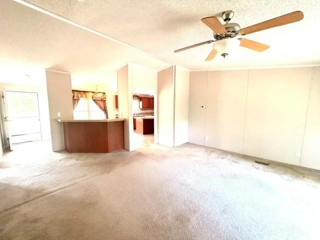 Photo of 406 E Lois Lane