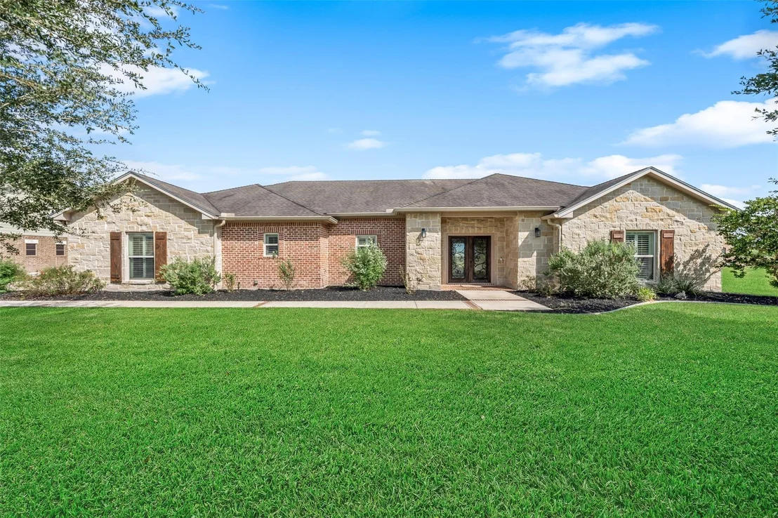 Photo of 135 Wellspring Boulevard