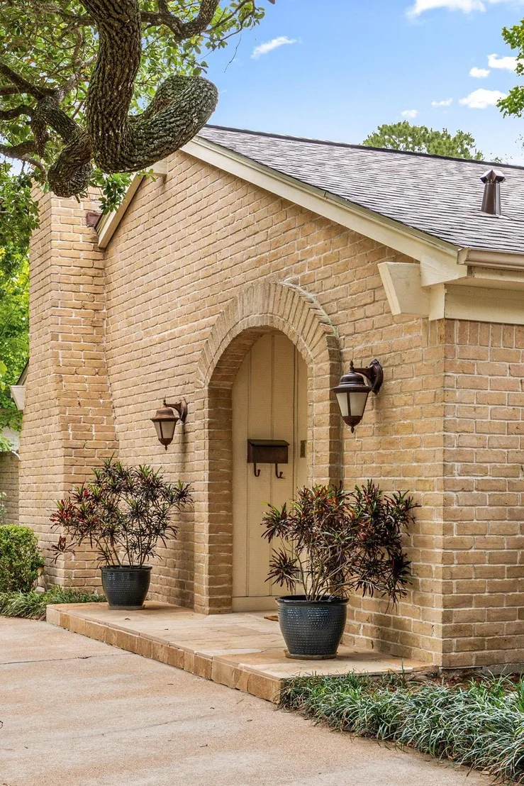 Photo of 1803 Briarpark Drive