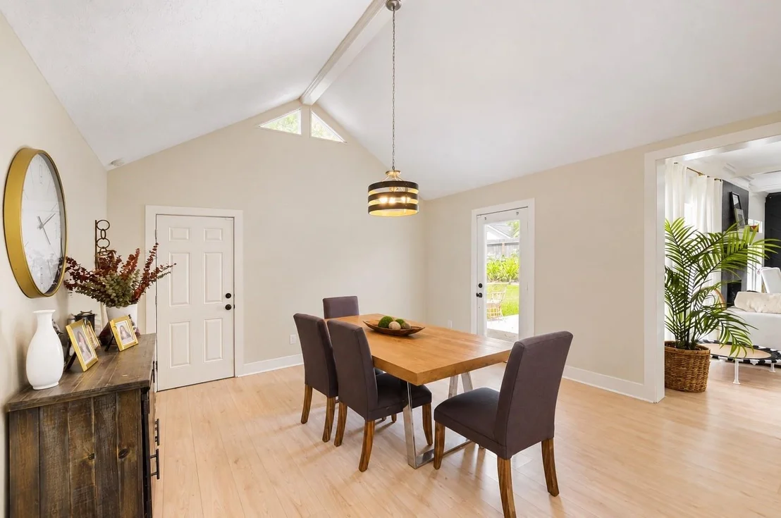 Photo of 1022 Crossroads Drive