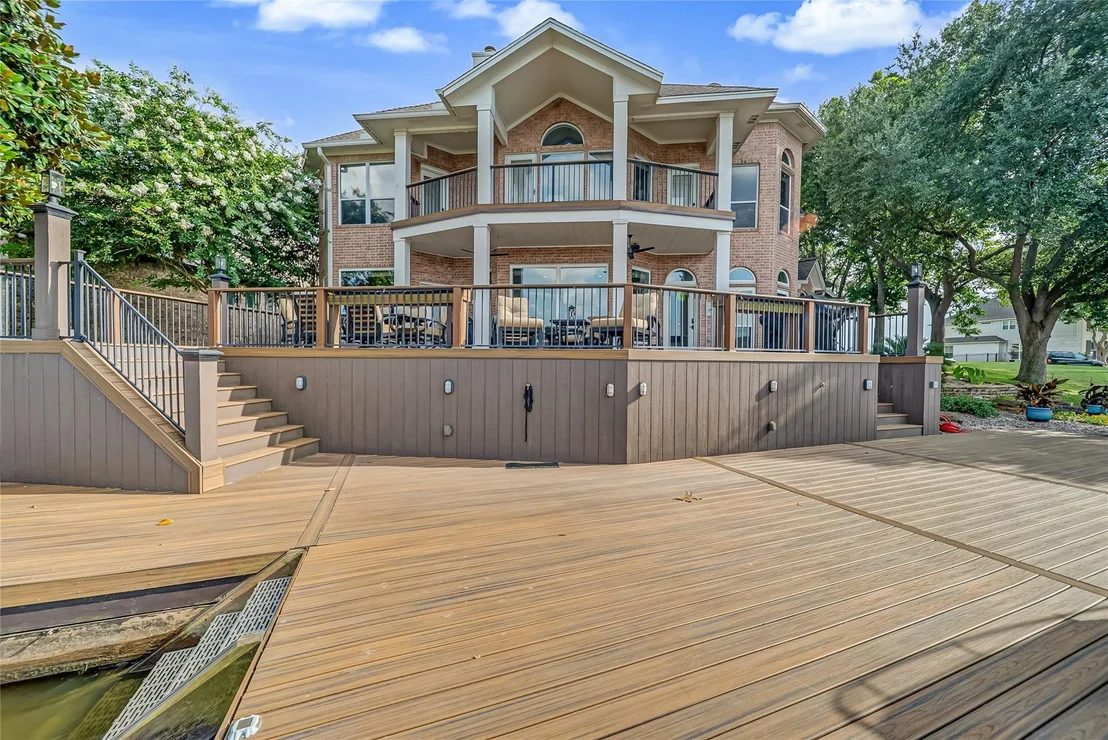 Photo of 318 Bayshore Drive