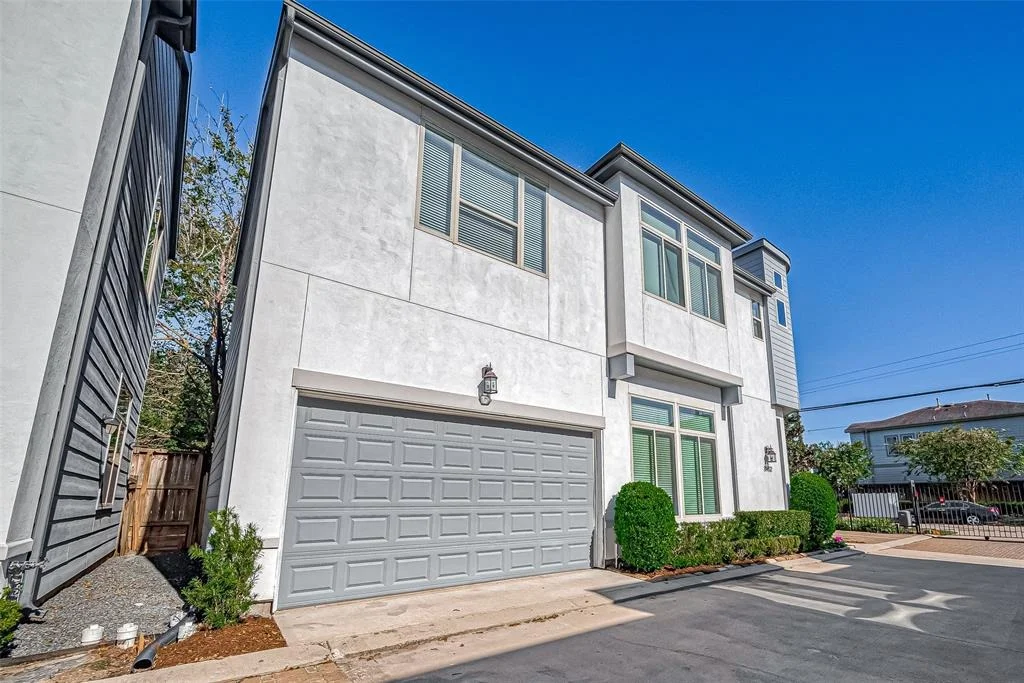 Photo of 8902 Spring Knoll Forest Drive