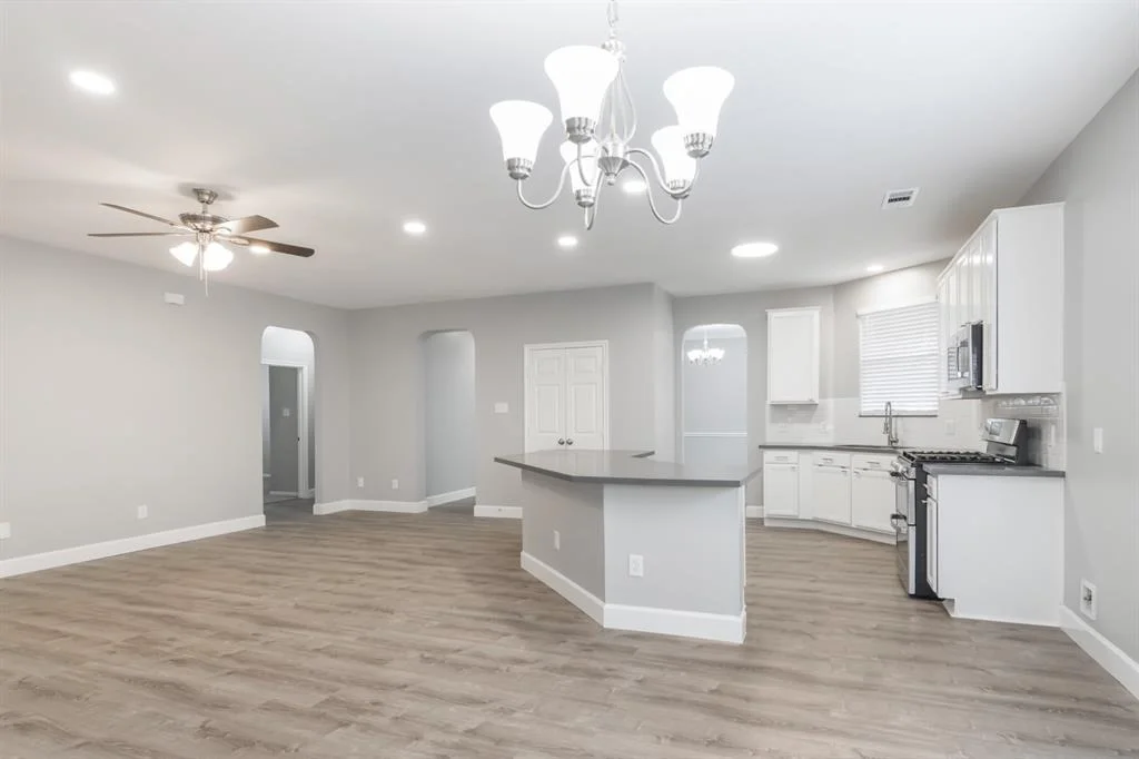 Photo of 3143 W Hampton Drive