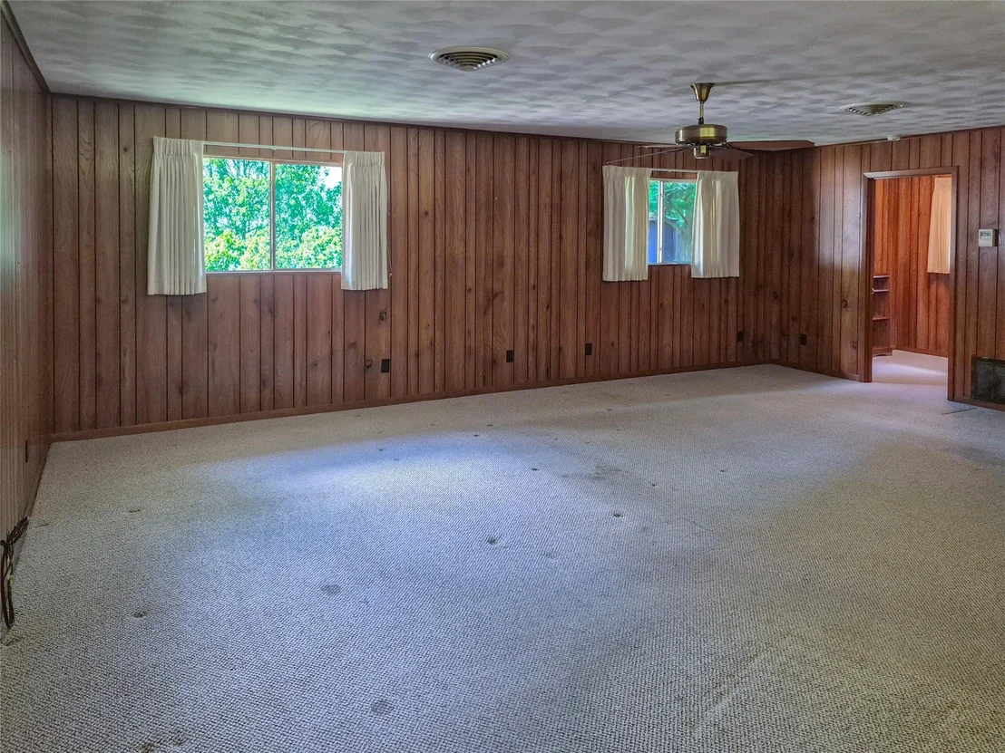 Photo of 613 Southside Drive