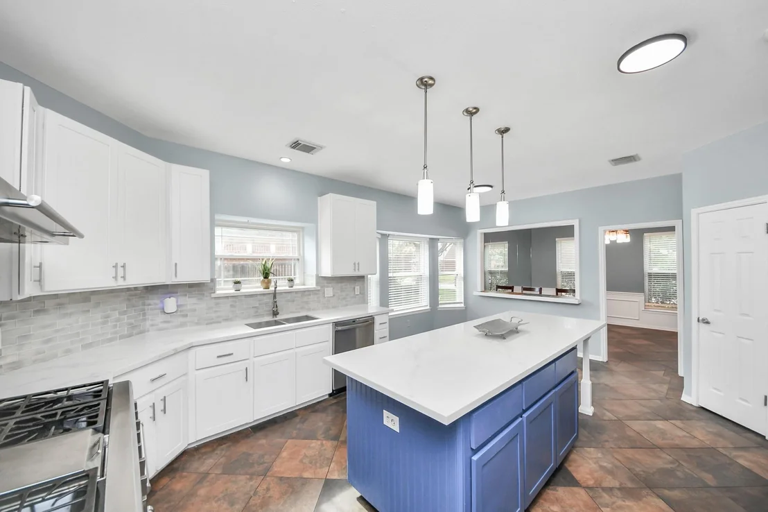 Photo of 622 Fernglade Drive