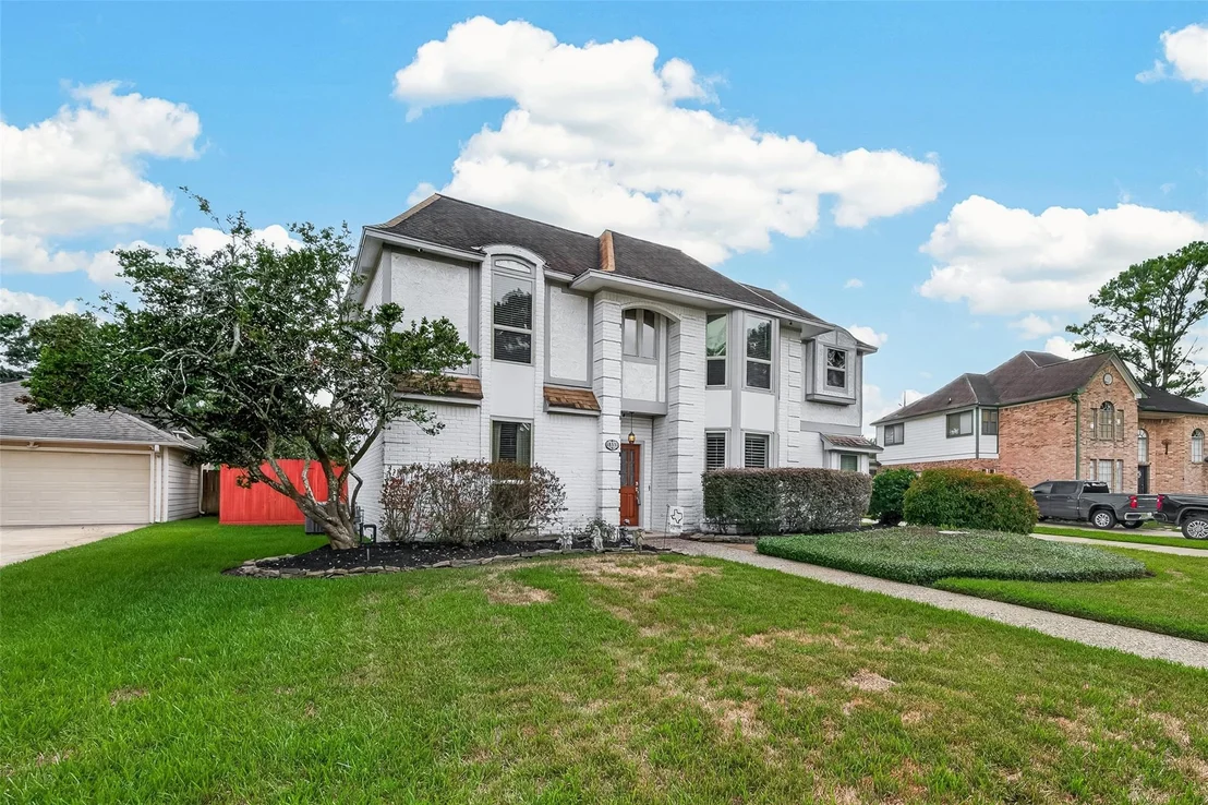 Photo of 18331 Longcliffe Drive