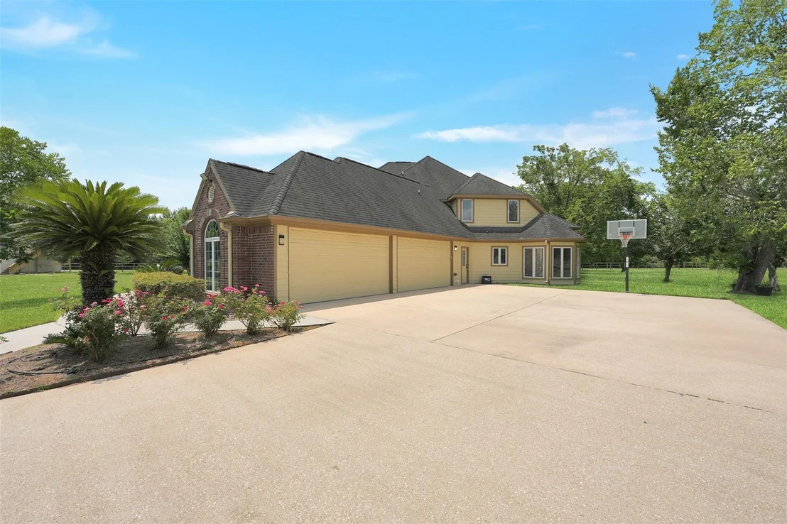 Photo of 2750 County Road 48