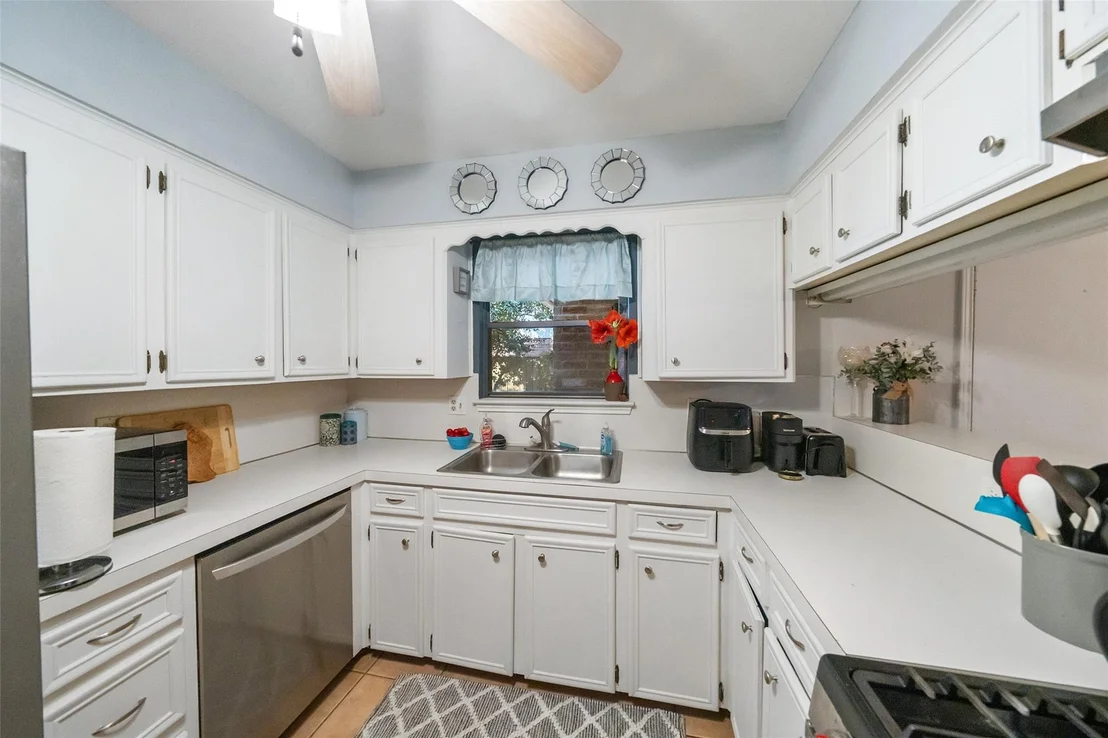 Photo of 2718 Longleaf Pines Drive