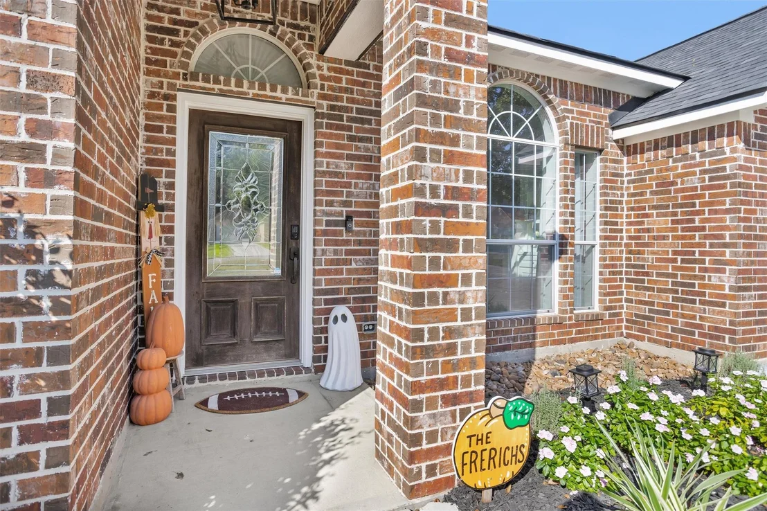 Photo of 10865 Forest Creek Drive
