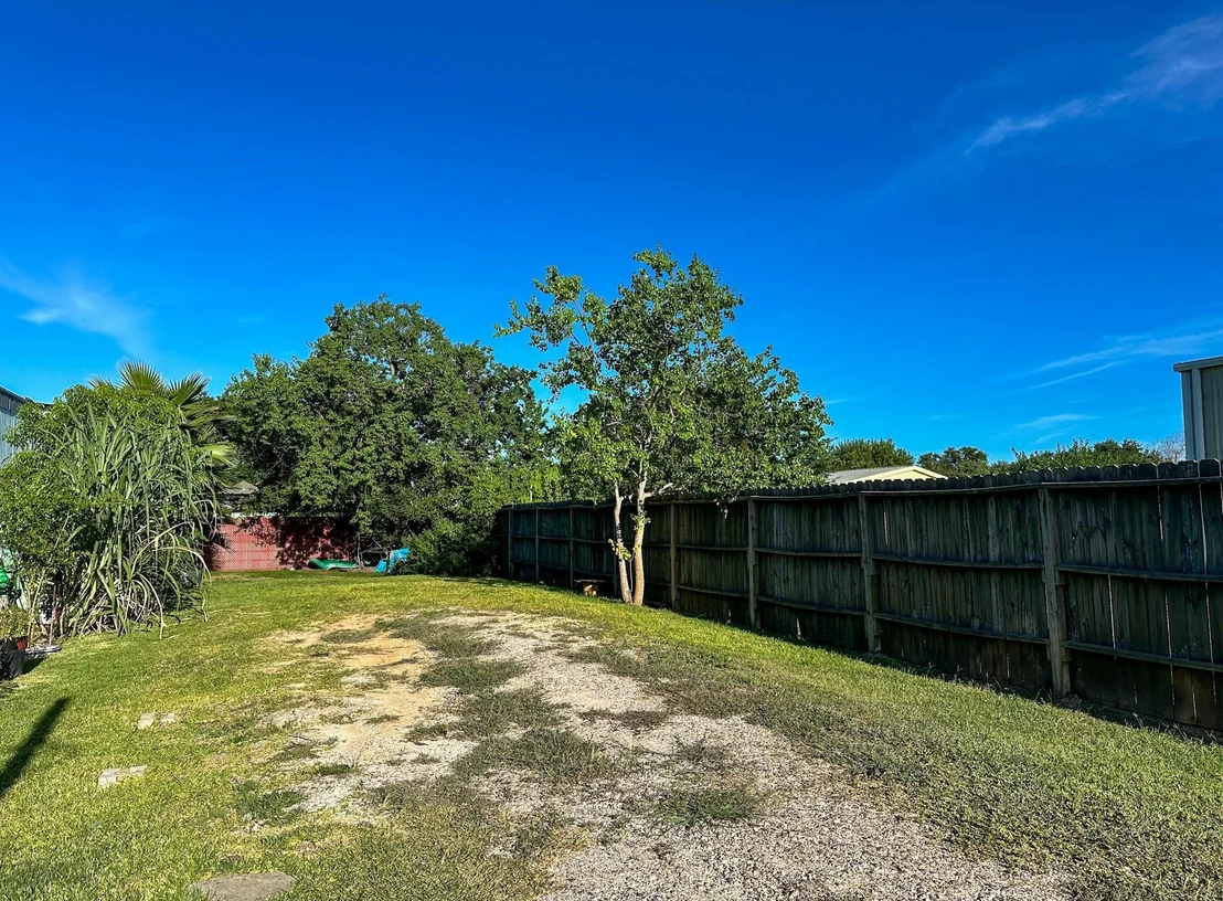Photo of 325 5th Street