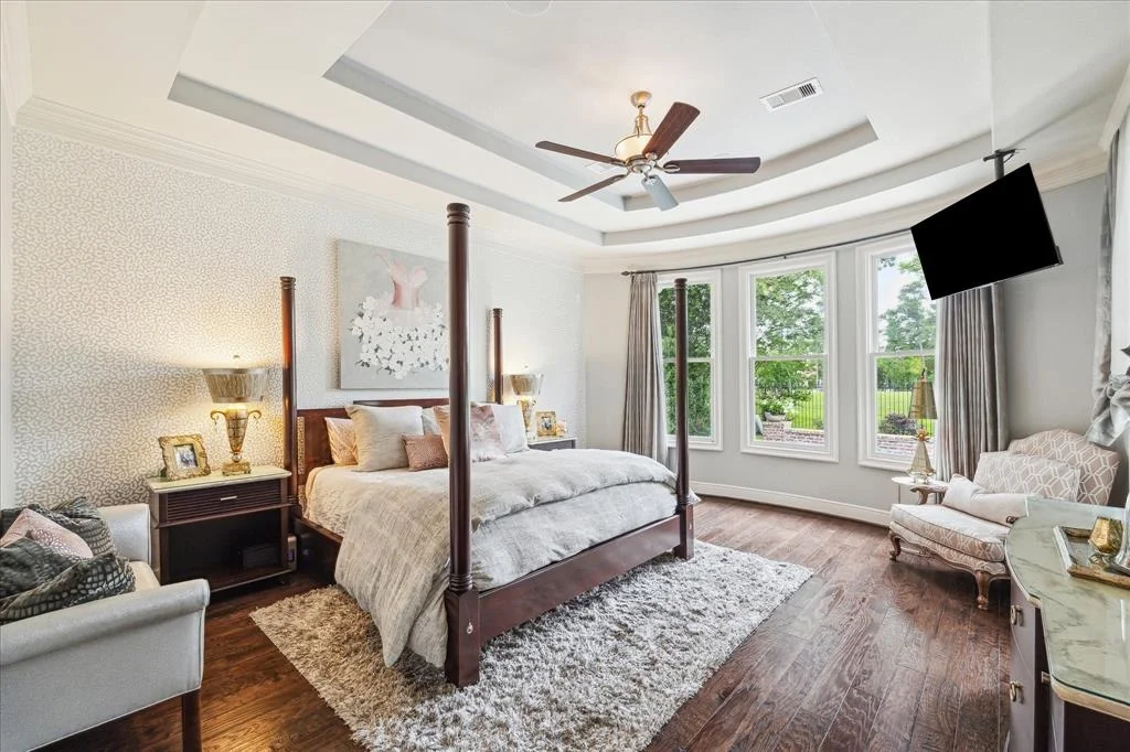 Photo of 23 E Loftwood Circle