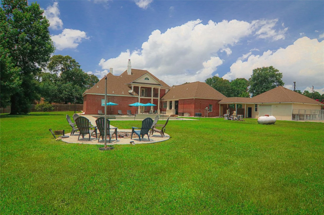 Photo of 19602 Riverwalk Drive
